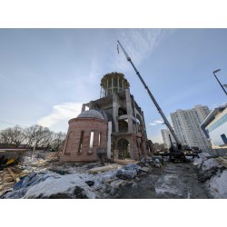 НА СТРОИТЕЛЬСТВО ХРАМА - НА КИРПИЧИ